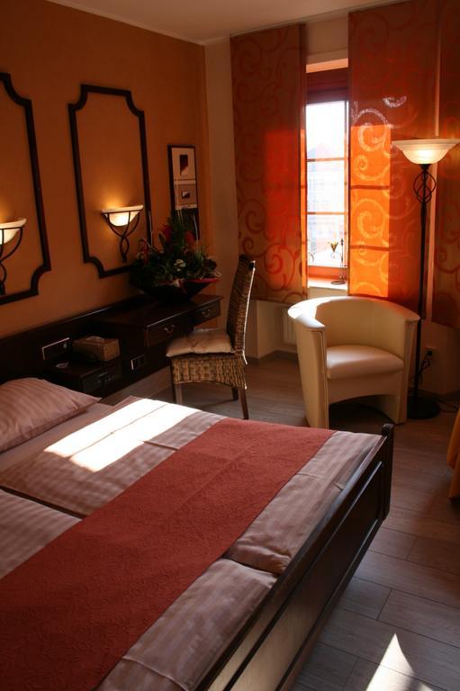 Le Pavillon Hotell Echternach Rum bild